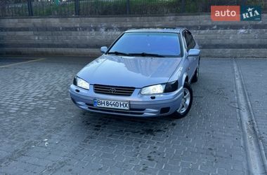 Седан Toyota Camry 1998 в Одессе