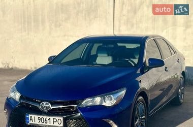Седан Toyota Camry 2015 в Киеве