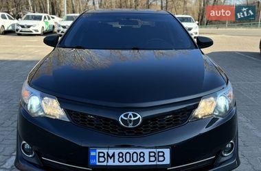 Седан Toyota Camry 2014 в Сумах