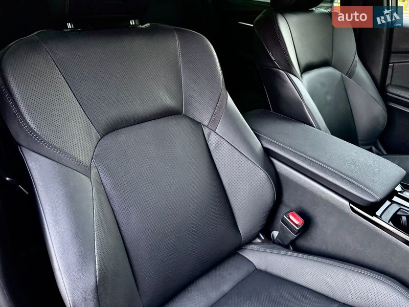 Седан Toyota Camry 2024 в Києві