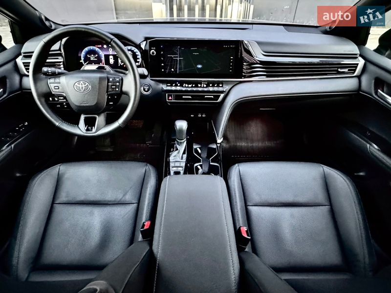 Седан Toyota Camry 2024 в Києві