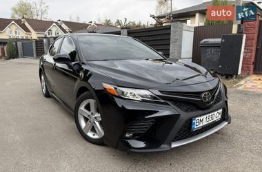 Седан Toyota Camry 2019 в Киеве