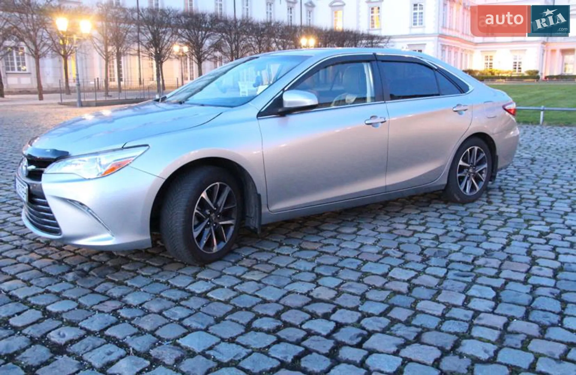 2016 Toyota Camry - мініатюра 18