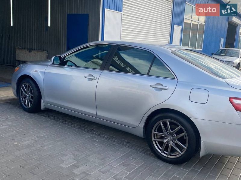 Седан Toyota Camry 2006 в Киеве