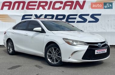 Седан Toyota Camry 2016 в Киеве