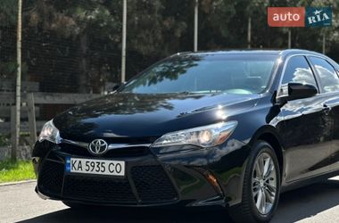 Седан Toyota Camry 2016 в Дніпрі