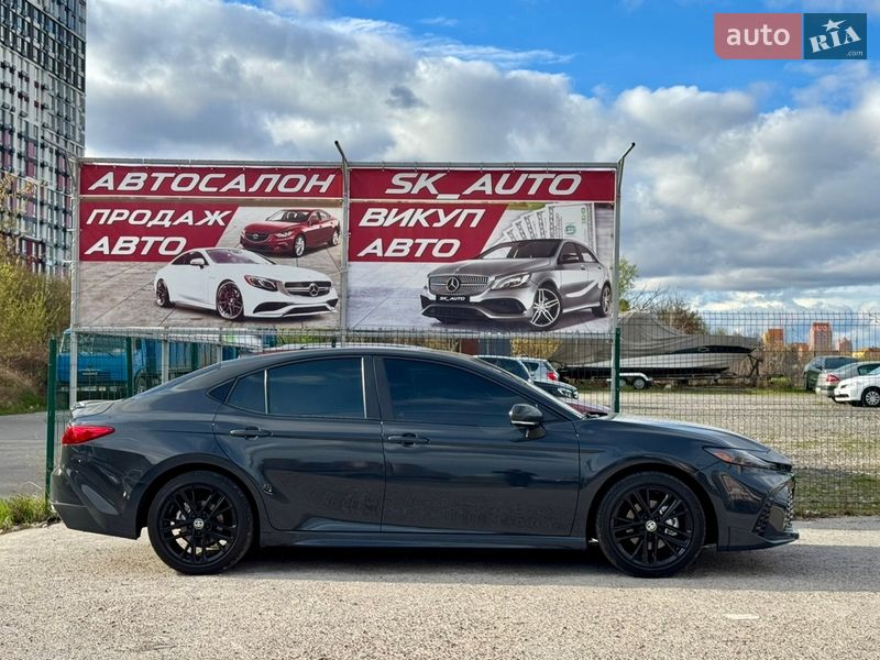 Седан Toyota Camry 2024 в Киеве