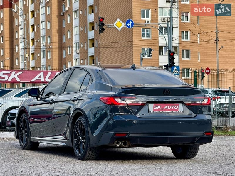 Седан Toyota Camry 2024 в Киеве