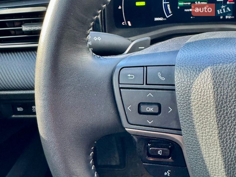 Седан Toyota Camry 2024 в Киеве