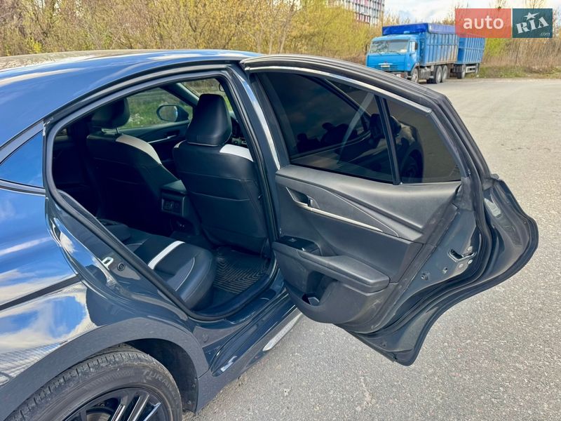 Седан Toyota Camry 2024 в Киеве