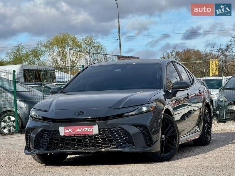 Седан Toyota Camry 2024 в Киеве