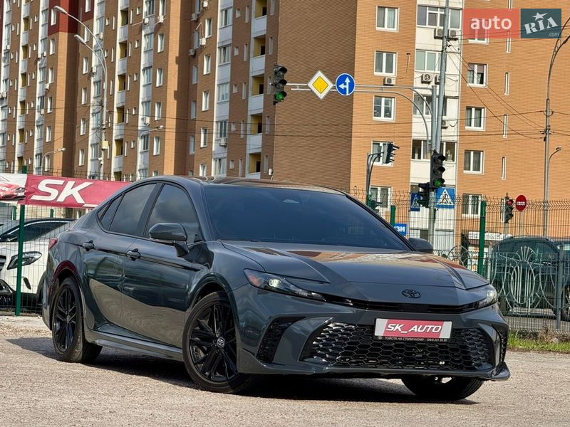 Седан Toyota Camry 2024 в Киеве