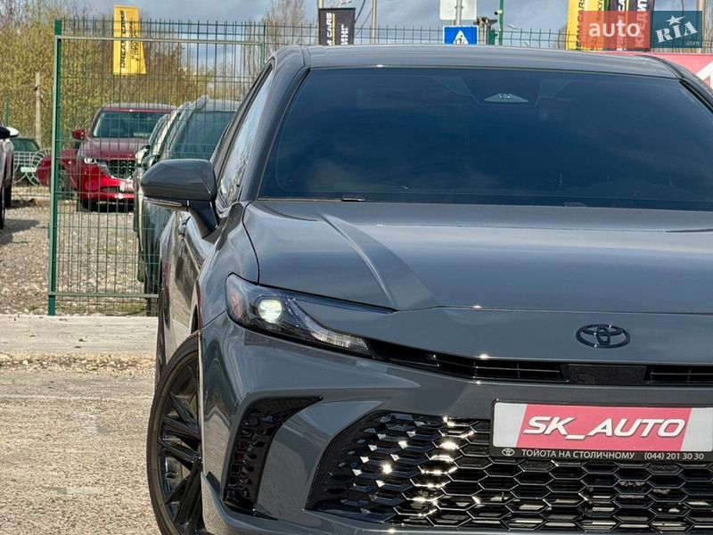 Седан Toyota Camry 2024 в Киеве