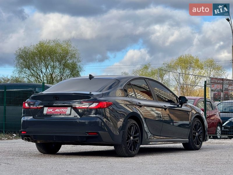 Седан Toyota Camry 2024 в Киеве