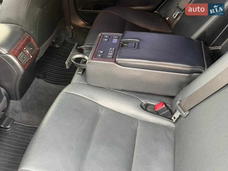 Седан Toyota Camry 2017 в Прилуках