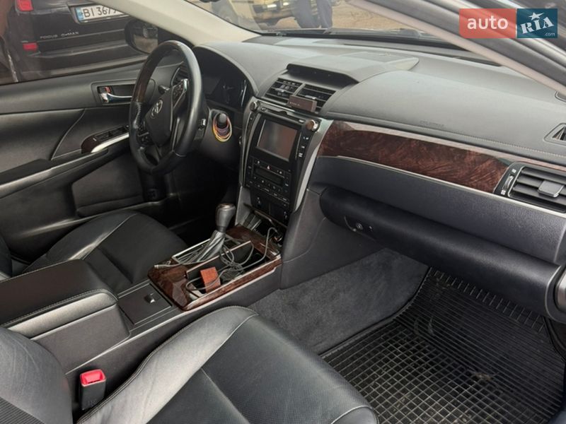 Седан Toyota Camry 2017 в Прилуках