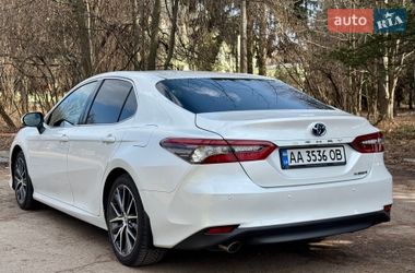 Седан Toyota Camry 2021 в Киеве