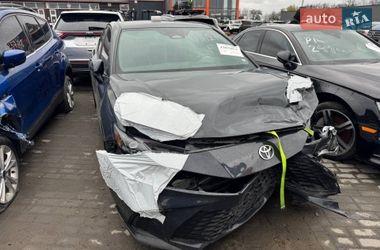 Седан Toyota Camry 2024 в Львове