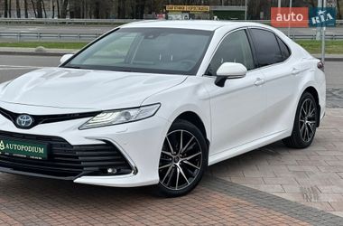 Седан Toyota Camry 2021 в Киеве