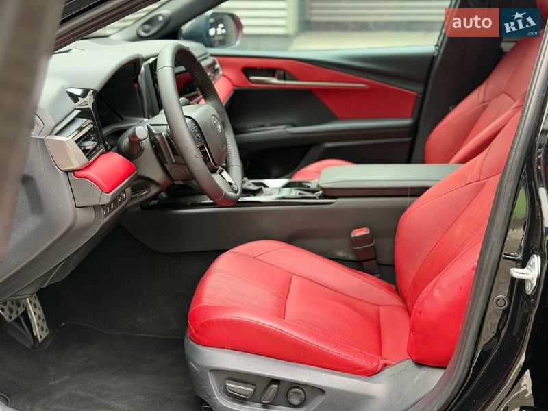 Седан Toyota Camry 2024 в Києві