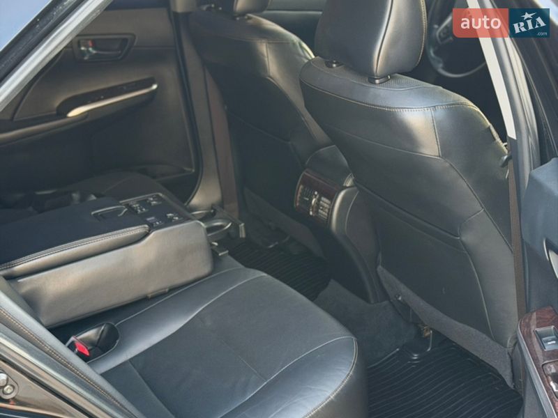 Седан Toyota Camry 2017 в Прилуках