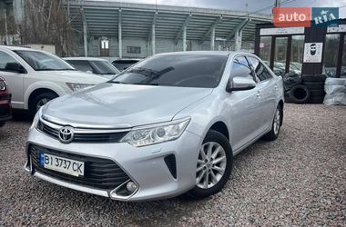Седан Toyota Camry 2017 в Полтаве