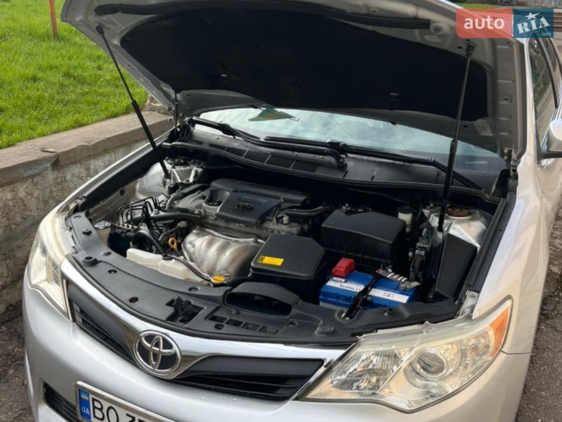 Седан Toyota Camry 2012 в Тернополе