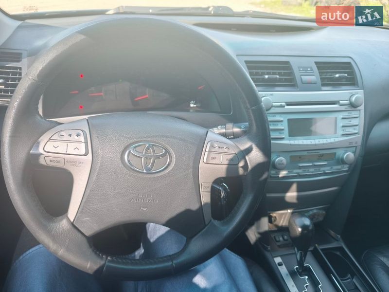 Седан Toyota Camry 2007 в Днепре