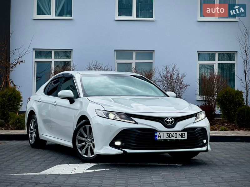 Седан Toyota Camry 2020 в Києві