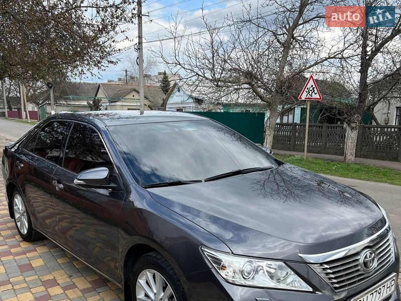 Седан Toyota Camry 2014 в Раздельной