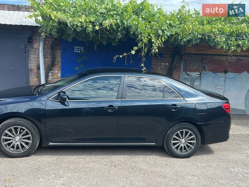 Седан Toyota Camry 2014 в Запорожье