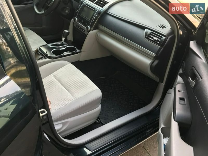 Седан Toyota Camry 2014 в Запорожье