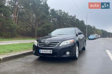 Седан Toyota Camry 2010 в Києві