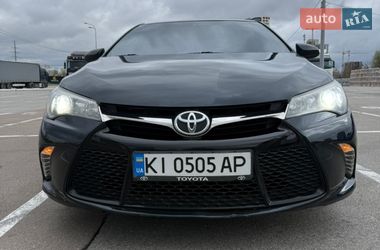 Седан Toyota Camry 2016 в Києві