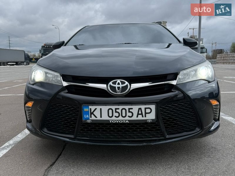 Toyota Camry 2016