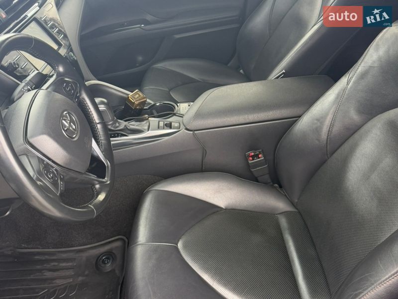 Седан Toyota Camry 2018 в Таращі