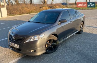Седан Toyota Camry 2010 в Вишневом