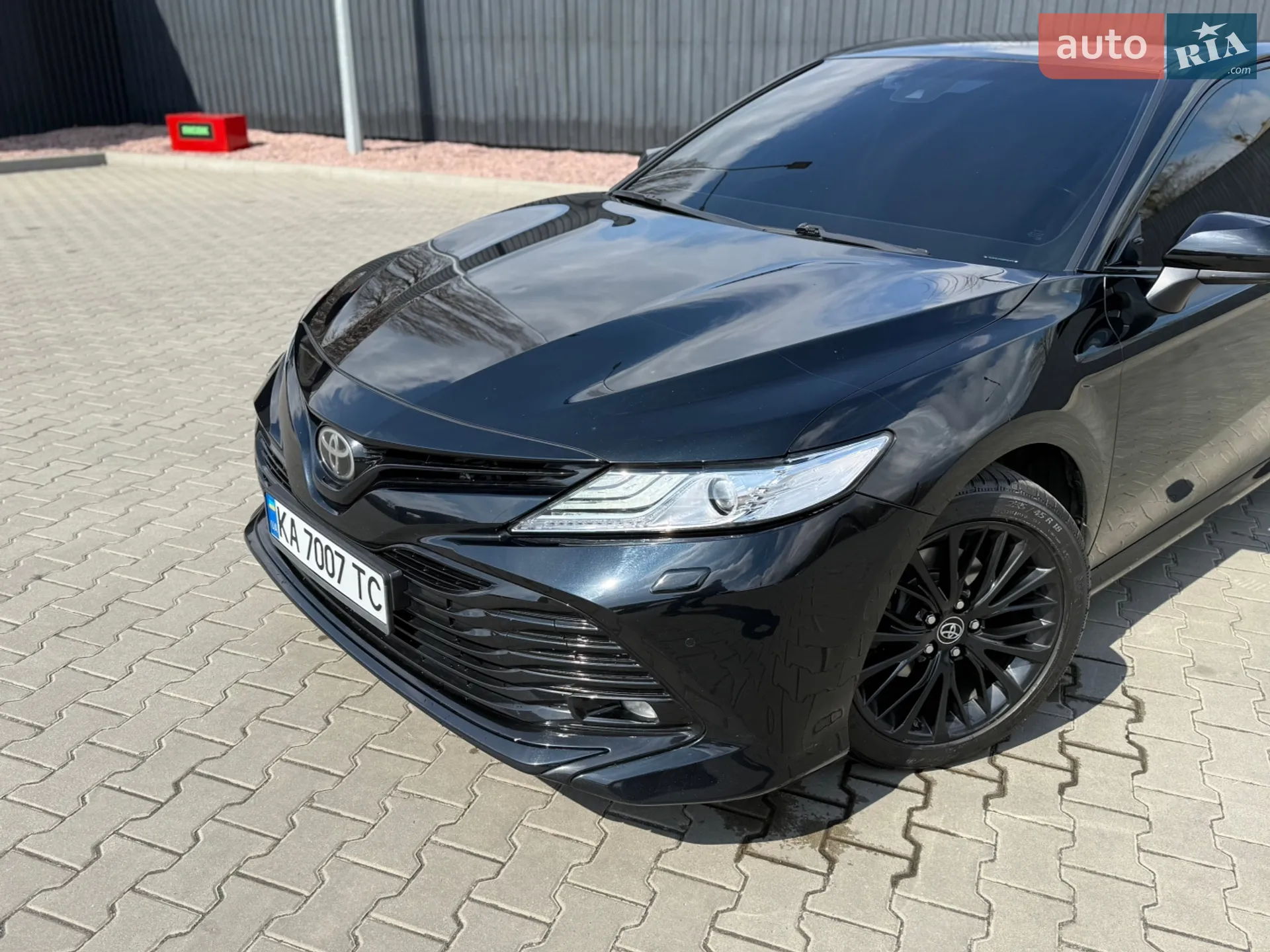 2017 Toyota Camry - мініатюра 2
