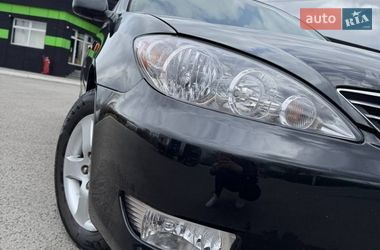 Седан Toyota Camry 2004 в Дніпрі