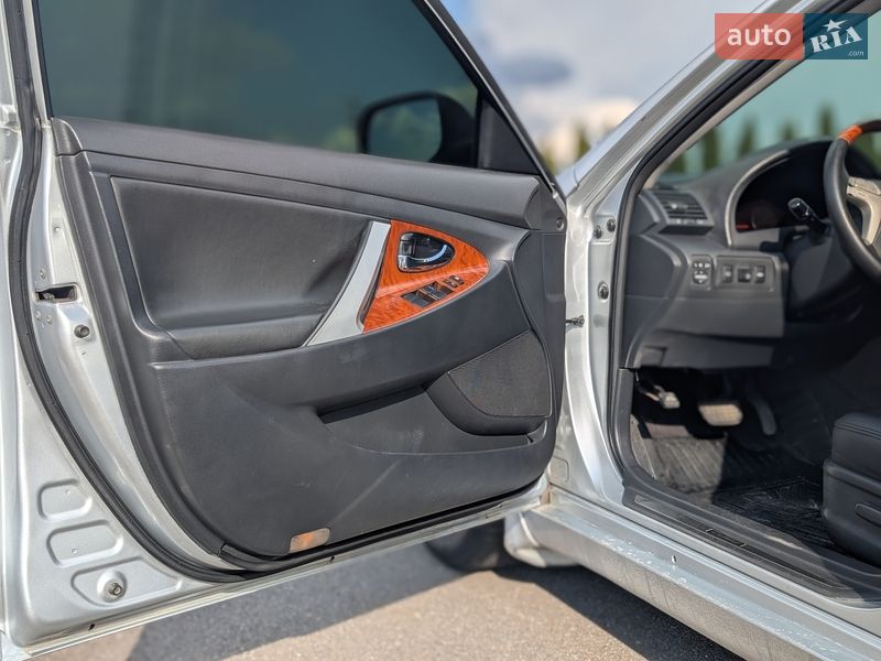 Седан Toyota Camry 2007 в Києві