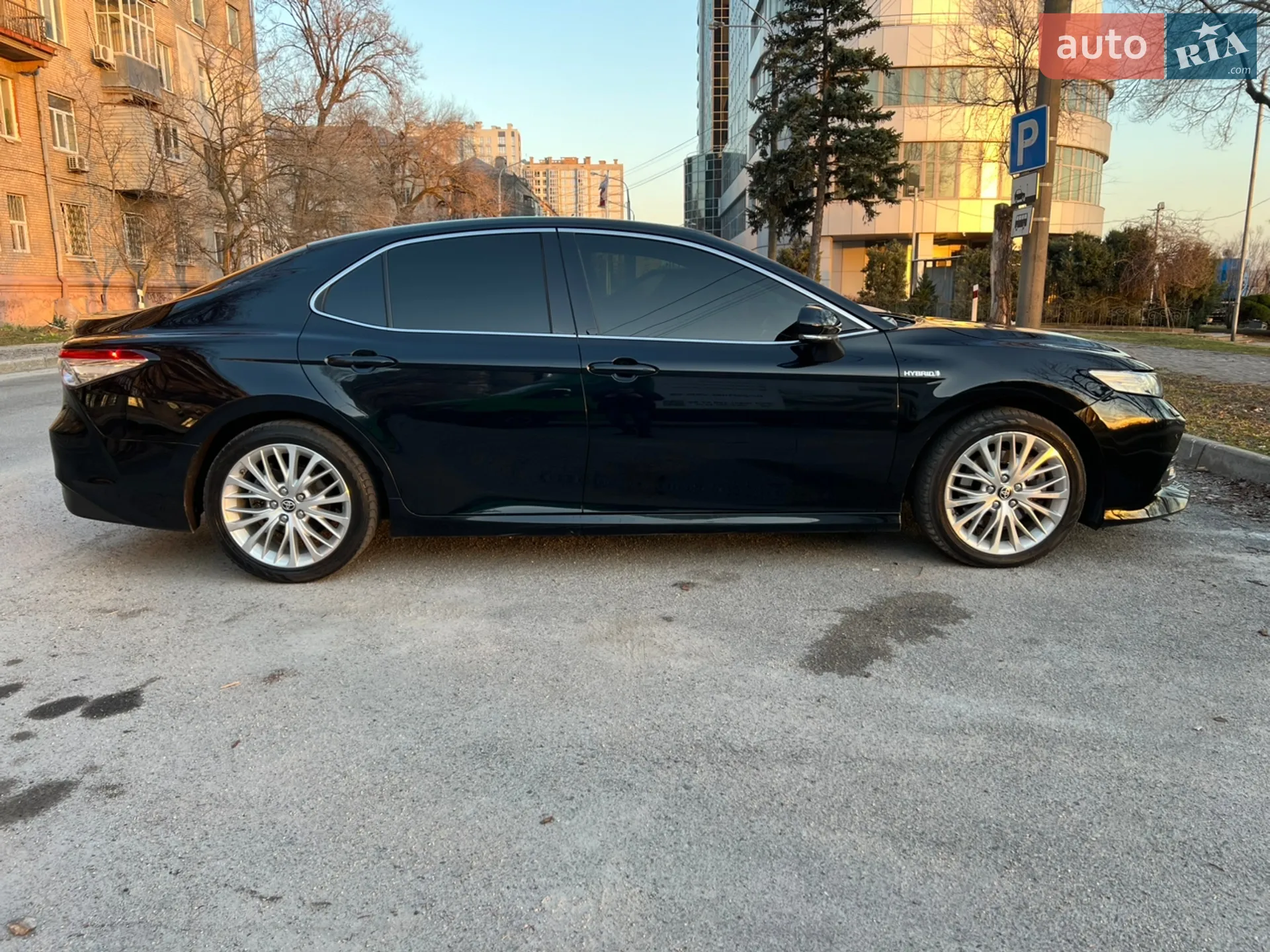 2020 Toyota Camry - мініатюра 3