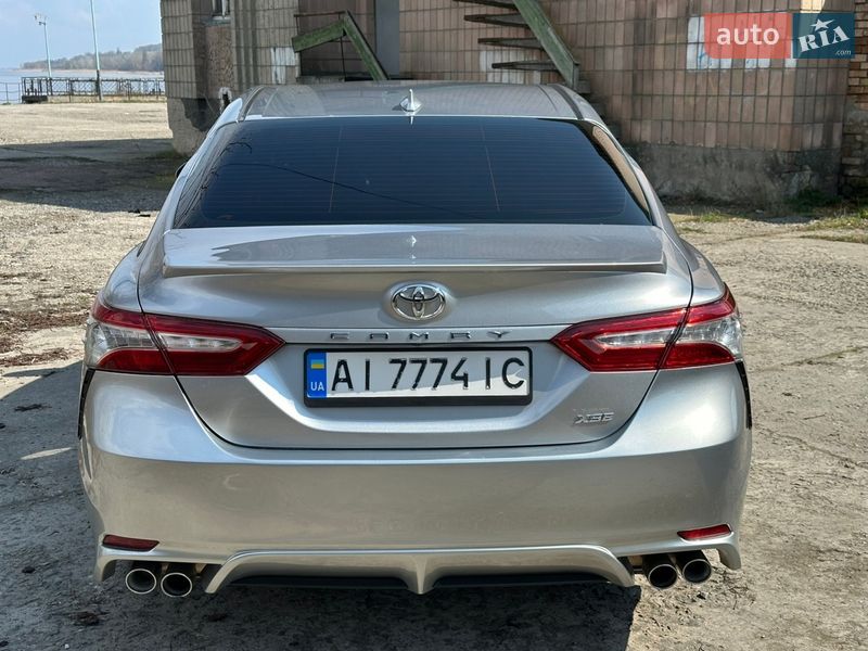 Седан Toyota Camry 2019 в Ржищеві