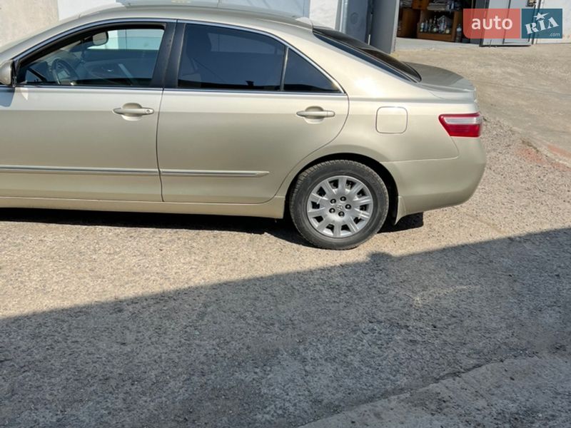 Седан Toyota Camry 2007 в Черновцах