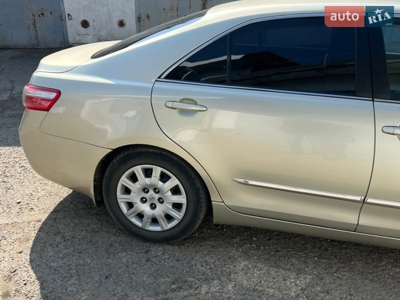 Седан Toyota Camry 2007 в Черновцах