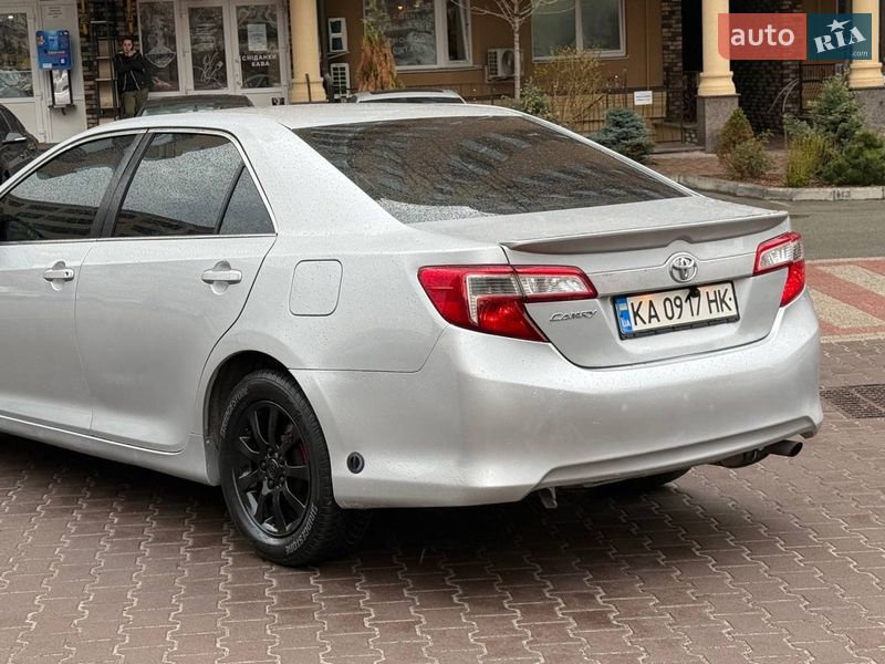Седан Toyota Camry 2014 в Киеве