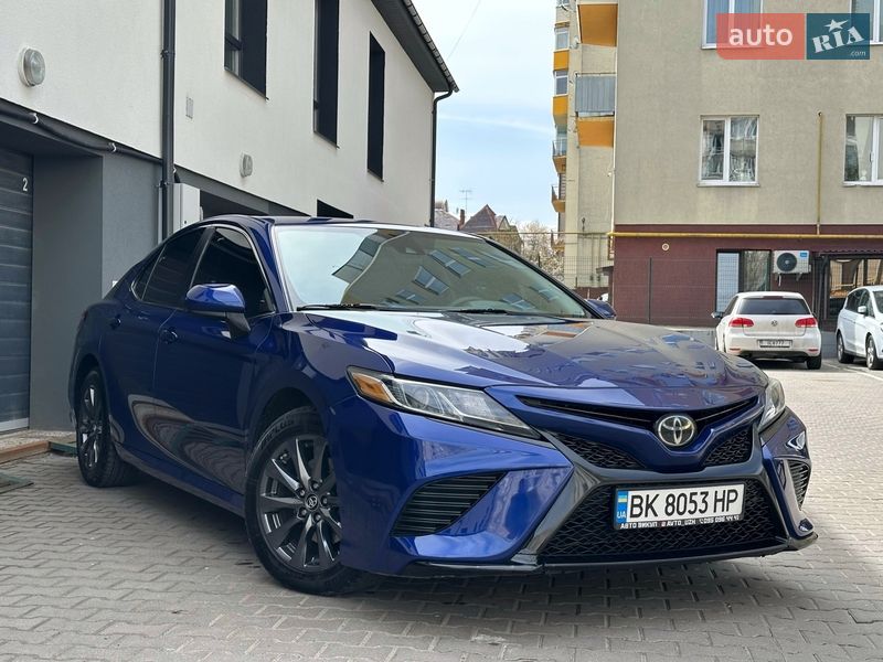 Седан Toyota Camry 2018 в Ровно фото Седан Toyota Camry 2018 в Ровно