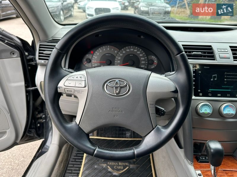 Седан Toyota Camry 2007 в Харькове