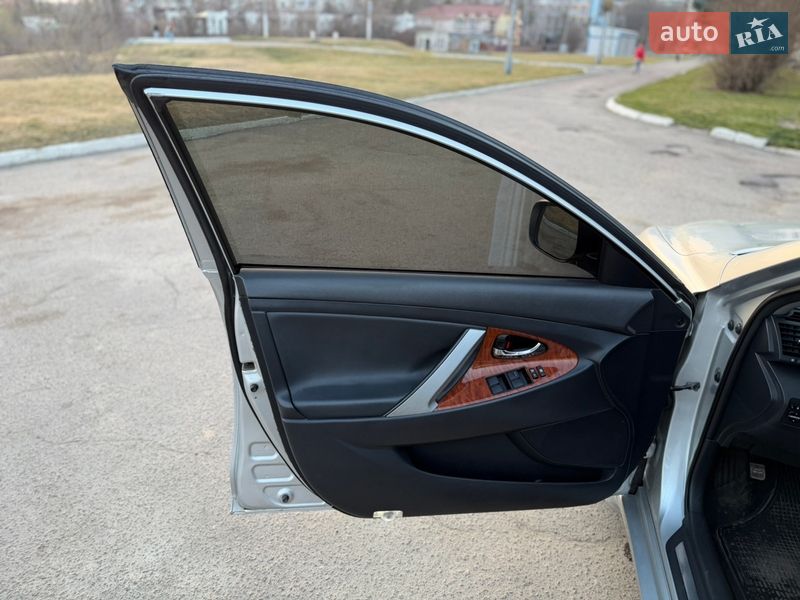 Седан Toyota Camry 2007 в Рівному