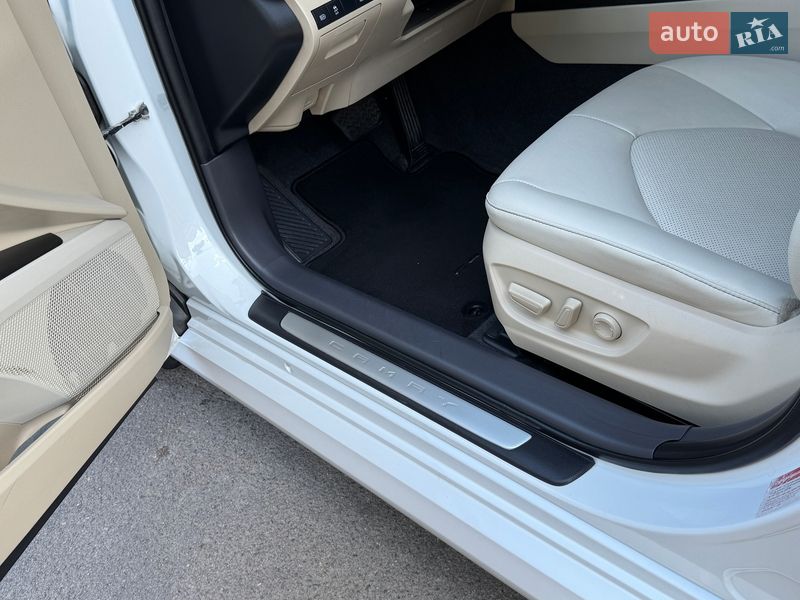 Седан Toyota Camry 2021 в Одессе