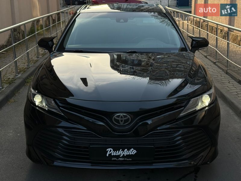 Седан Toyota Camry 2017 в Одессе